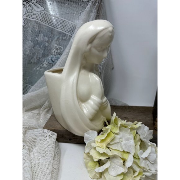 Vintage Royal Haeger Praying Madonna Ivory Virgin Mary Planter Vase - Picture 4 of 8